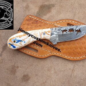 Cowboy knife with cutout