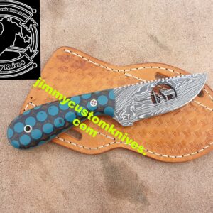 Cowboy knife with cutout