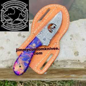 Cowboy knife with cutout